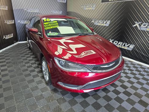 Used 2016 Chrysler 200 Limited image 6