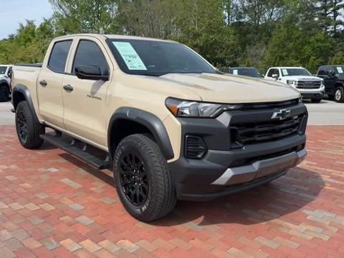Used 2024 Chevrolet Colorado Trail Boss w/ Technology Package image 5