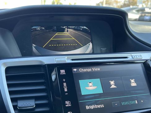 Certified 2017 Honda Accord Touring image 17