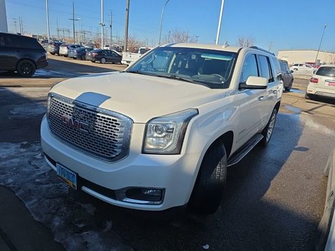 Used 2015 GMC Yukon Denali w/ Open Road Package image 3