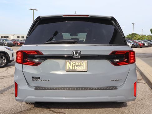 Used 2025 Honda Odyssey Sport-L image 5