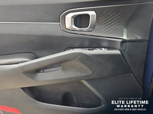 Certified 2025 Kia Sorento EX w/ Panoramic Sunroof Package FWD image 23