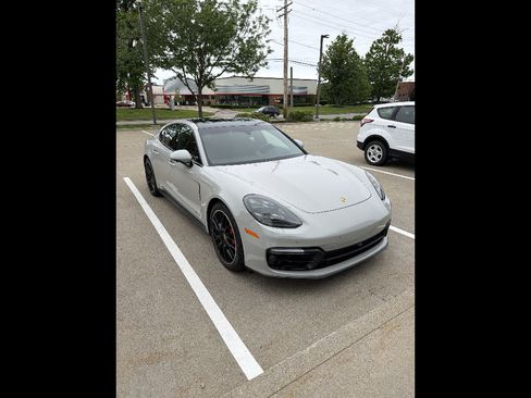 Used 2019 Porsche Panamera GTS AWD/4WD image 2
