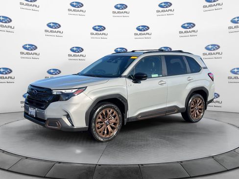 Used 2025 Subaru Forester Sport AWD/4WD image 3