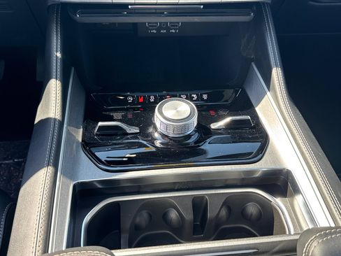 New 2026 Jeep Grand Wagoneer Limited AWD/4WD image 14