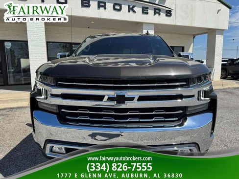 Used 2021 Chevrolet Silverado 1500 LTZ w/ LTZ Convenience Package II AWD/4WD image 3