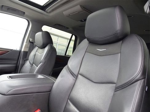 Used 2019 Cadillac Escalade Luxury image 11