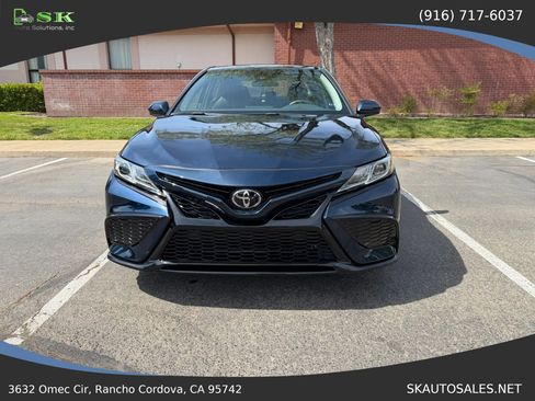 Used 2021 Toyota Camry SE w/ Carpet Mat Package (TMS) image 3