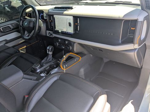 Used 2023 Ford Bronco Badlands w/ Sasquatch Package AWD/4WD image 32