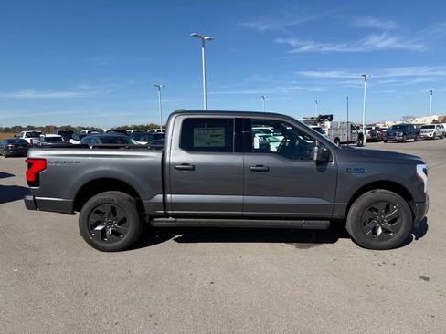 New 2025 Ford F150 Lightning Lariat image 34