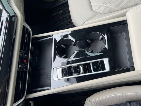 New 2026 Volkswagen Atlas SEL Premium R-Line AWD/4WD image 17