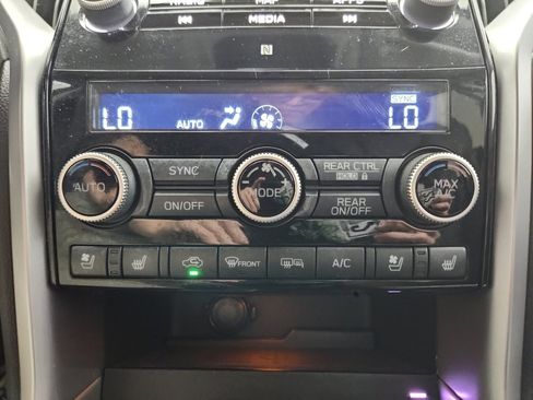 Used 2021 Subaru Ascent Touring AWD/4WD image 28