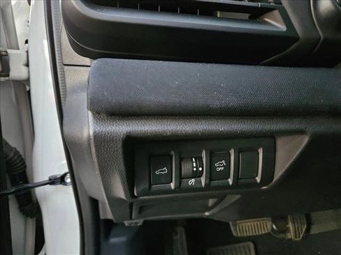 Used 2022 Subaru Outback Premium image 9