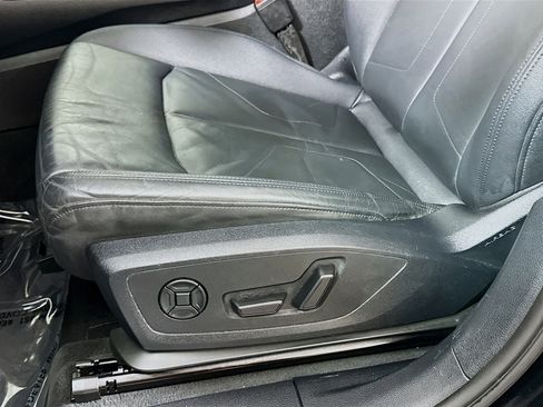 Used 2019 Audi Q3 2.0T Premium Plus image 16