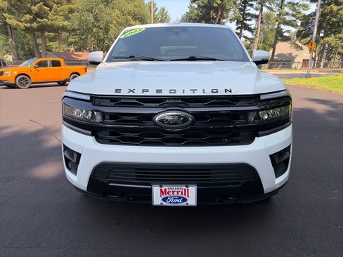 Used 2022 Ford Expedition Max Limited AWD/4WD image 2