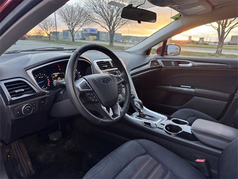 Used 2014 Ford Fusion SE w/ Equipment Group 201A image 21