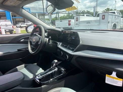 New 2026 Chevrolet Trax LT FWD image 30