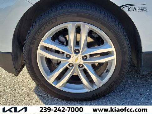 Used 2019 Chevrolet Equinox Premier FWD image 4