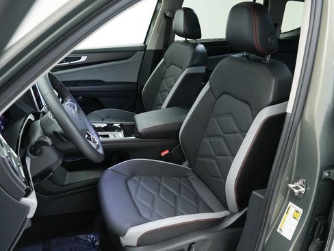 Used 2024 Volkswagen Atlas Peak Edition SE AWD/4WD image 6