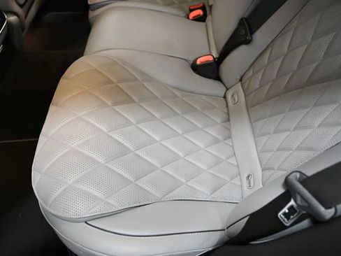 Used 2023 Mercedes-Benz S 580 4MATIC Sedan image 44