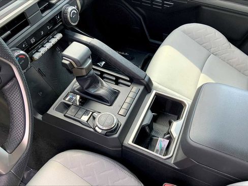 Used 2024 Toyota Tacoma SR5 image 15