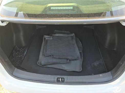 Used 2022 Toyota Corolla LE FWD image 9