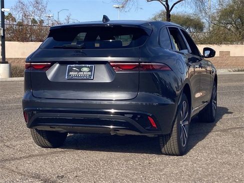 New 2025 Jaguar F-PACE R-Dynamic S image 18