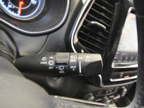 Used 2019 Jeep Cherokee Limited AWD/4WD image 30