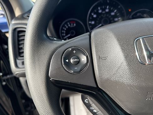 Used 2020 Honda HR-V LX image 16