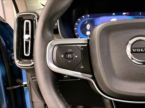Certified 2023 Volvo XC40 B5 Plus w/ Protection Package Premier AWD/4WD image 11