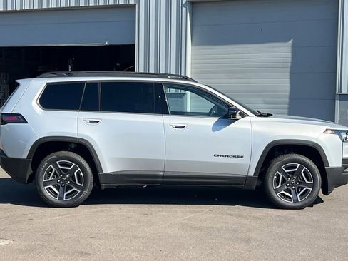 New 2026 Jeep Cherokee Limited AWD/4WD image 3