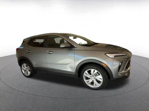 Used 2025 Buick Encore GX Preferred image 2