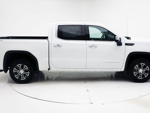 Used 2026 GMC Sierra 1500 SLT AWD/4WD image 3