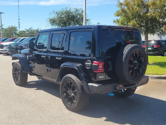 Used 2024 Jeep Wrangler Unlimited Sahara AWD/4WD image 5