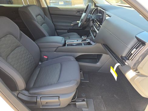 New 2026 Nissan Pathfinder SV image 21