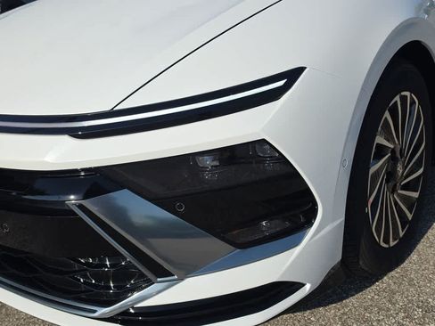 New 2026 Hyundai Sonata Limited FWD image 11