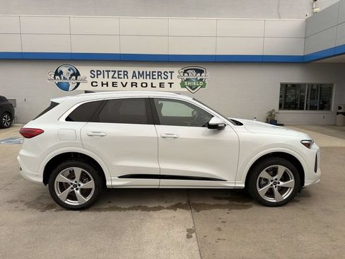Used 2025 Audi Q5 Premium Plus AWD/4WD image 11
