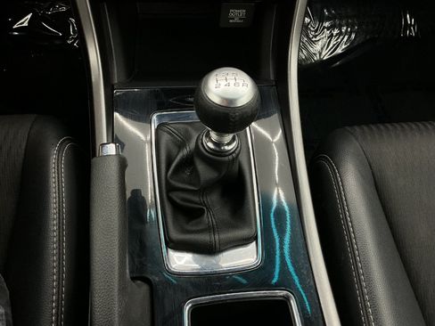 Used 2017 Honda Accord Sport image 37