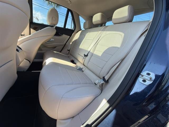 Used 2022 Mercedes-Benz GLC 300 image 12
