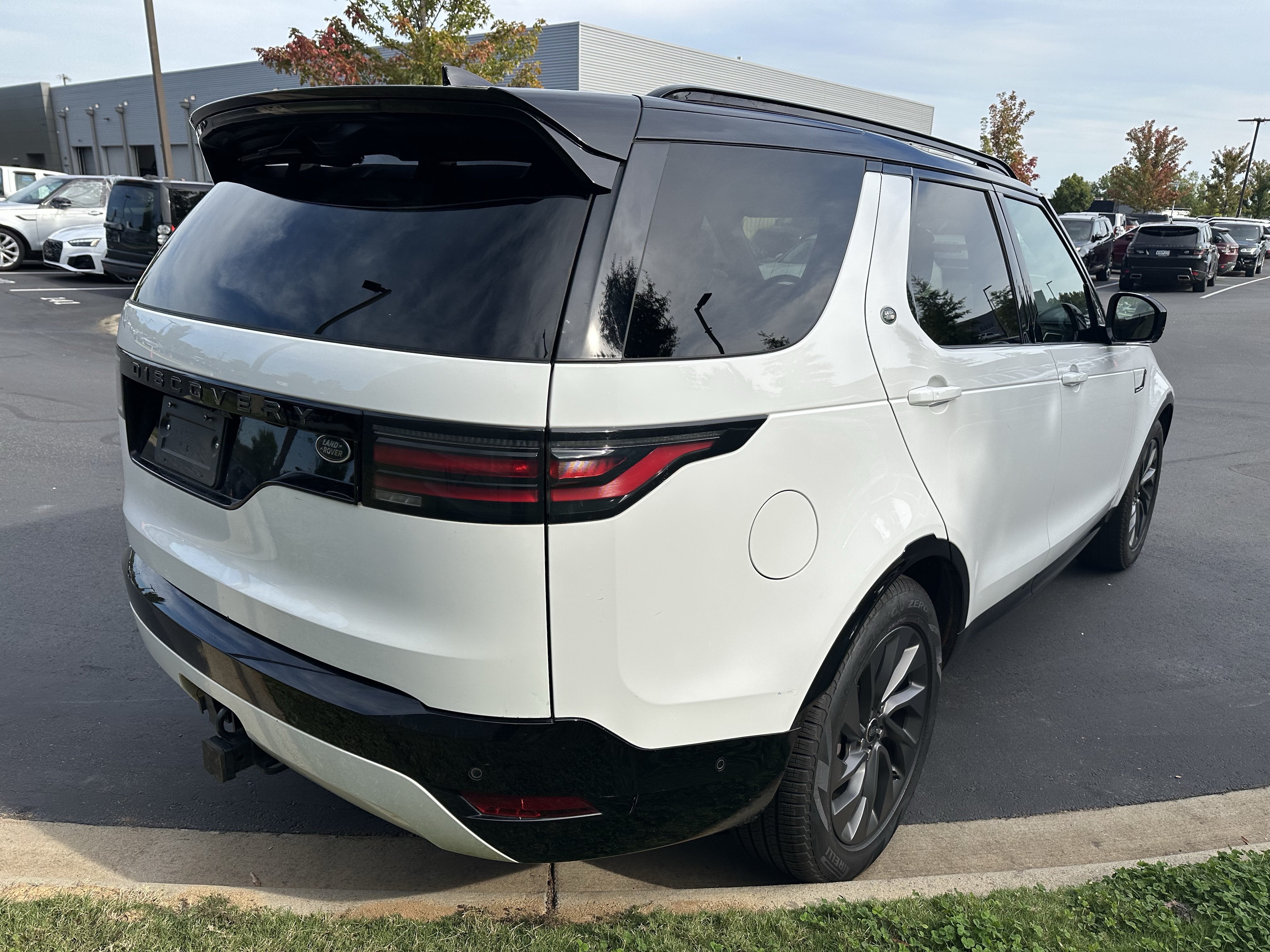 Certified 2023 Land Rover Discovery S R-Dynamic AWD/4WD image 28