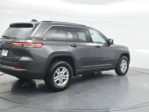 Used 2024 Jeep Grand Cherokee Laredo RWD image 5
