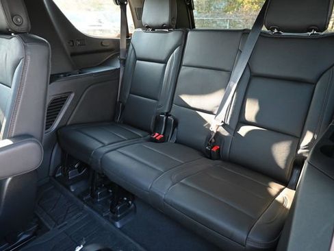 Used 2024 Chevrolet Tahoe High Country w/ Premium Package image 25