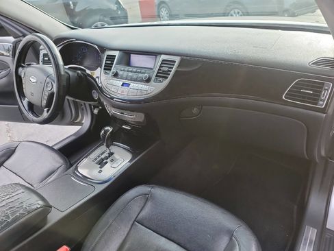 Used 2013 Hyundai Genesis 3.8 image 33