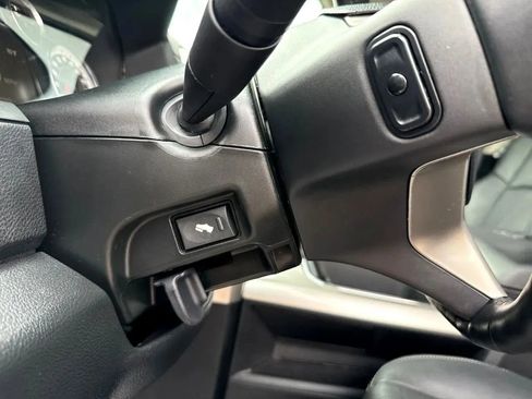 Used 2018 RAM 1500 Laramie w/ Convenience Group AWD/4WD image 25
