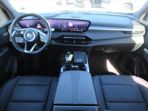 Used 2025 Buick Enclave Sport Touring image 11