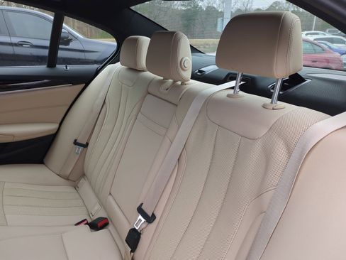 Used 2023 BMW 540i xDrive w/ Premium Package image 31