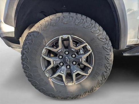 Used 2023 Chevrolet Colorado ZR2 w/ ZR2 Convenience Package III AWD/4WD image 15