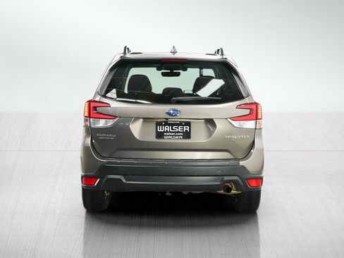 Used 2019 Subaru Forester Premium w/ All-Weather Package AWD/4WD image 4