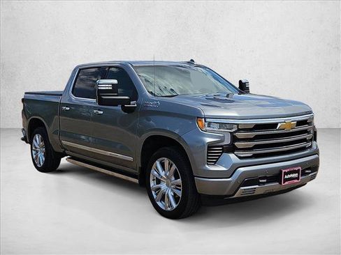 Certified 2025 Chevrolet Silverado 1500 High Country w/ High Country Premium Package AWD/4WD image 3