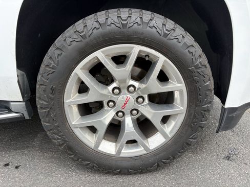Used 2016 GMC Yukon SLT w/ Open Road Package AWD/4WD image 3